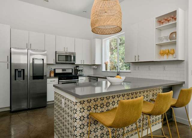 Property at 3001 Del Curto Rd #14, Austin, TX 78704, 3 beds, 2.5 baths
