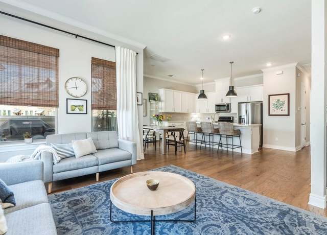Property at 332 Adams St, Georgetown, TX 78628, 3 beds, 2.5 baths