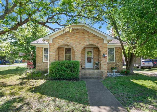 Property at 215 Taylor Rd, Elgin, TX 78621, 2 beds, 1 bath