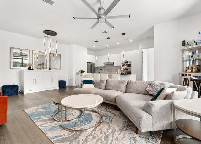 Property at 800 Embassy Dr #609, Austin, TX 78702, 2 beds, 2.5 baths