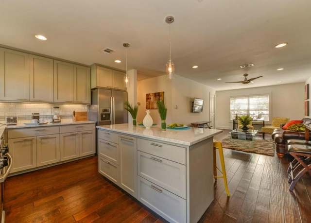 Property at 1110 W Oltorf St, Austin, TX 78704, 3 beds, 1 bath