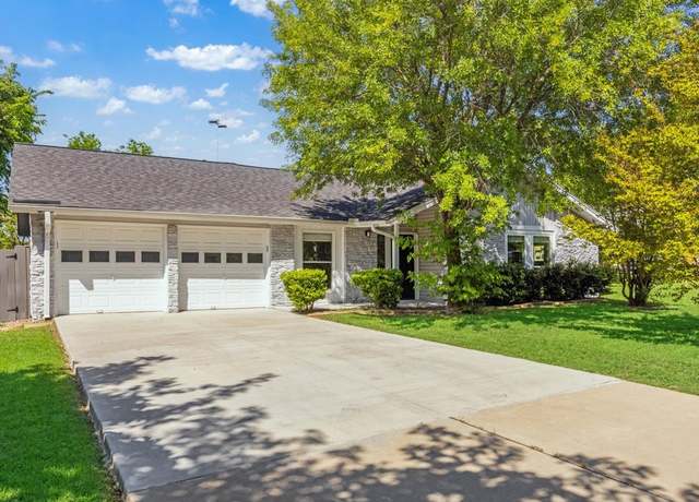 Property at 7302 Meadowood Drive Dr, Austin, TX 78723, 3 beds, 2 baths