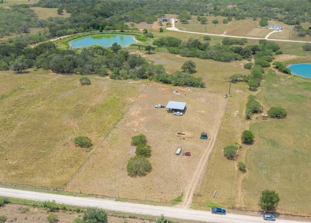 Property at 736 Cr 421 Rd, Waelder, TX 78959