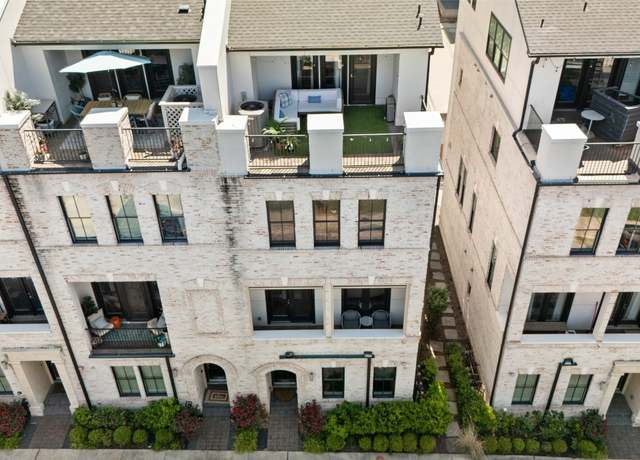 Property at 1015 Juniper St, Austin, TX 78702, 4 beds, 4.5 baths
