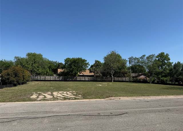 Property at 305 S 9th St, Pflugerville, TX 78660