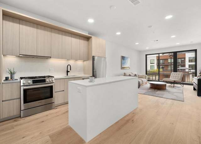 Property at 2209 S 1st St #202, Austin, TX 78704, 1 bed, 1 bath