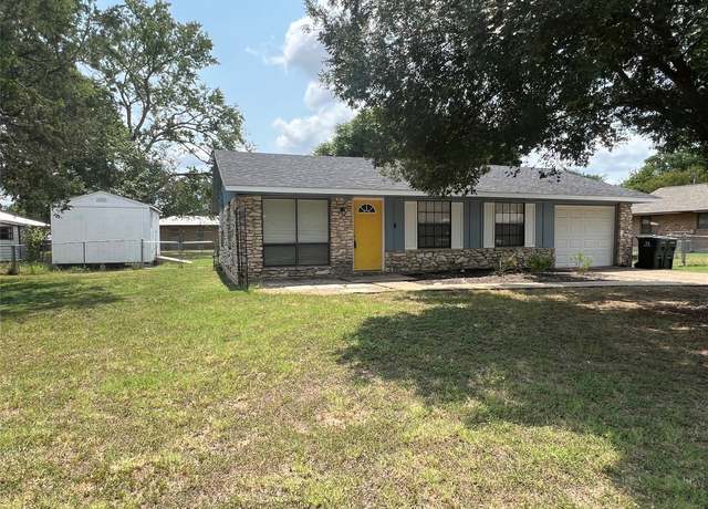 Property at 607 Magnolia St, Bastrop, TX 78602, 2 beds, 1 bath