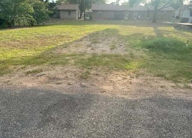Property at 321 Webb St, Smithville, TX 78957