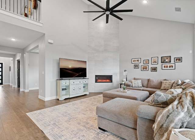 Property at 209 Northcrest Dr, Liberty Hill, TX 78642, 5 beds, 4 baths
