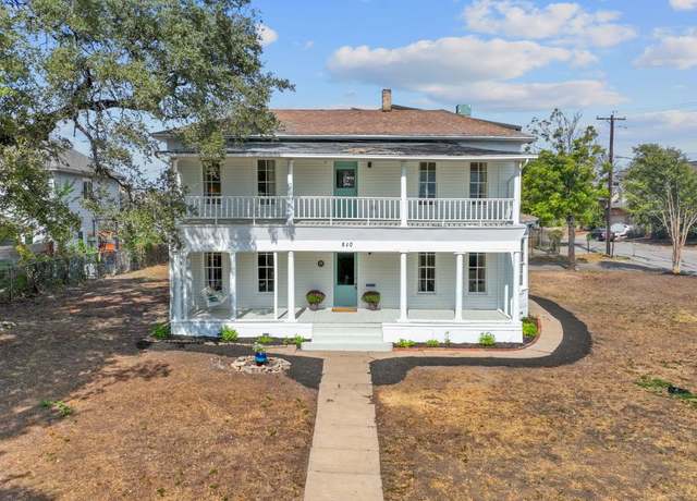 Property at 810 E 13th St, Austin, TX 78702, 3 beds, 2 baths