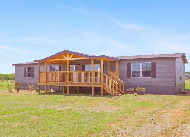 Property at 754 Altwein Ln, New Braunfels, TX 78130, 5 beds, 2 baths