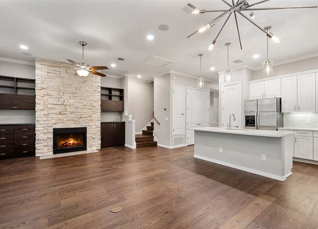 Property at 1115 Kinney Ave #42, Austin, TX 78704, 3 beds, 2.5 baths