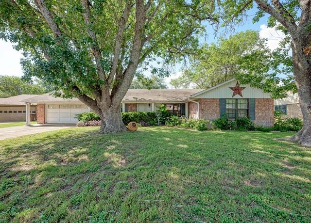 Property at 807 Ross Cir, Lockhart, TX 78644, 2 beds, 2 baths