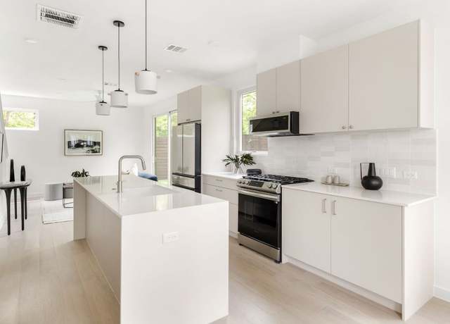 Property at 3209 Dolphin Dr #2, Austin, TX 78704, 3 beds, 3.5 baths