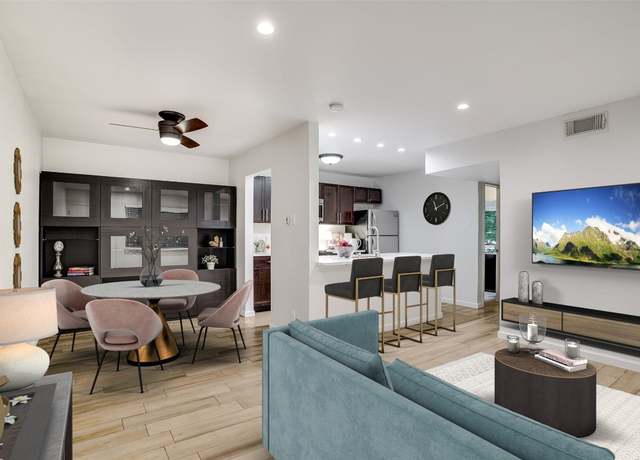 Property at 2303 East Side Dr #212, Austin, TX 78704, 1 bed, 1 bath