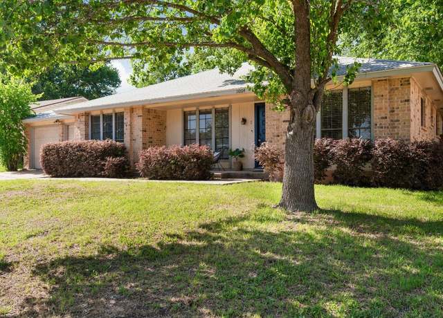 Property at 11004 Hillside Oak Ln, Austin, TX 78750, 5 beds, 3 baths