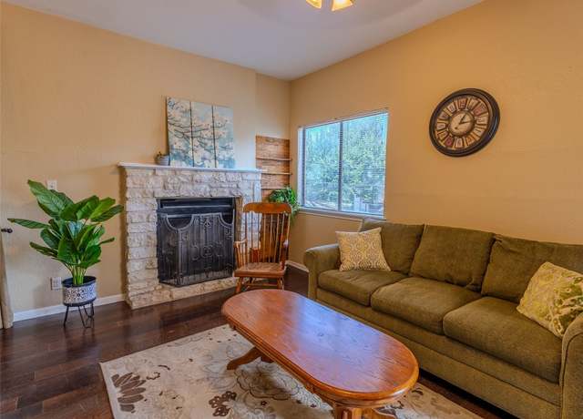 Property at 1013 Chestnut St Unit C4, San Marcos, TX 78666, 2 beds, 2 baths