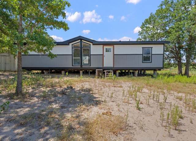 Property at 1385 Pettytown Rd, Dale, TX 78616, 3 beds, 2 baths