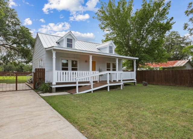 Property at 1916 Pecan St, Bastrop, TX 78602, 3 beds, 2 baths