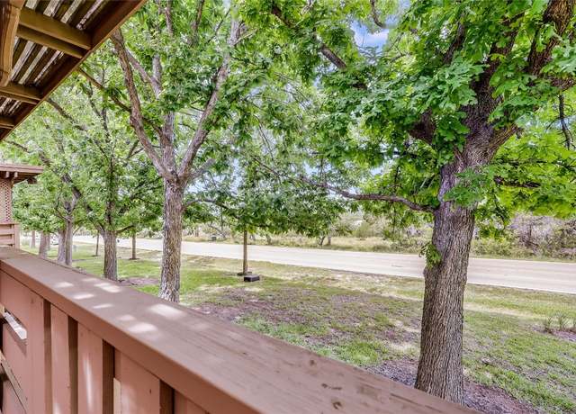Property at 45 Oaks Pl, Lago Vista, TX 78645, 3 beds, 2 baths