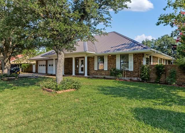 Property at 405 E Granite St, Llano, TX 78643, 3 beds, 2 baths