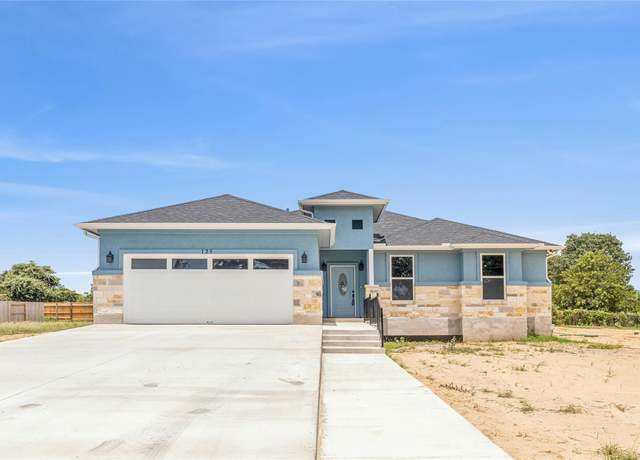 Property at 125 Comanche Dr, Paige, TX 78659, 3 beds, 2 baths