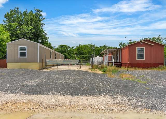 Property at 337 SW Front St, Bartlett, TX 76511, 3 beds, 2 baths