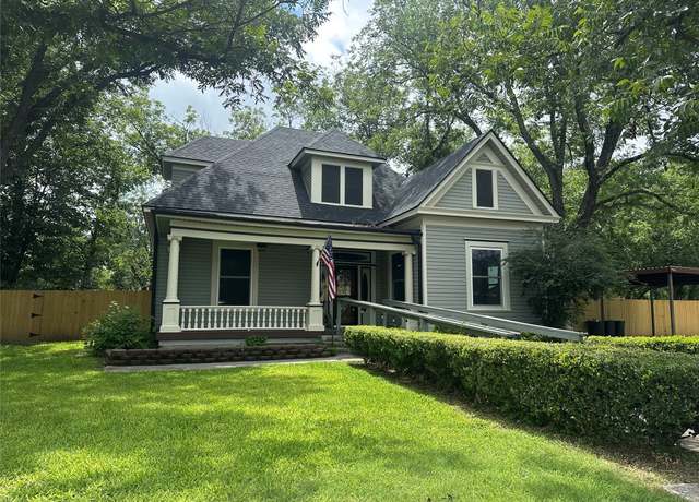 Property at 508 S Walnut St, Lampasas, TX 76550, 4 beds, 2 baths