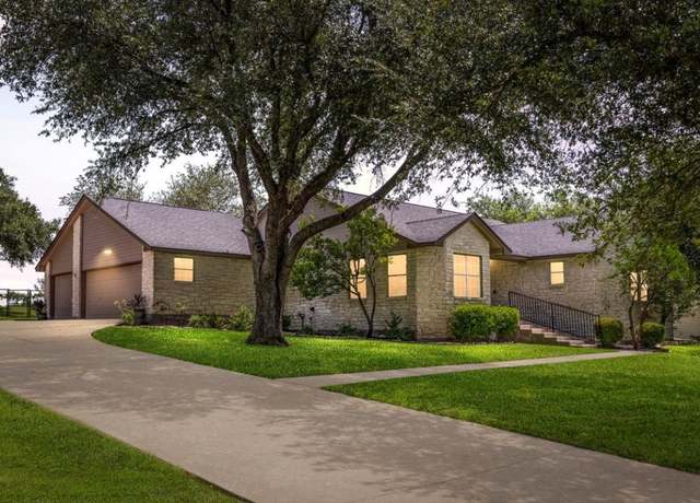 Property at 308 Morningside Cir, Hutto, TX 78634, 4 beds, 2 baths
