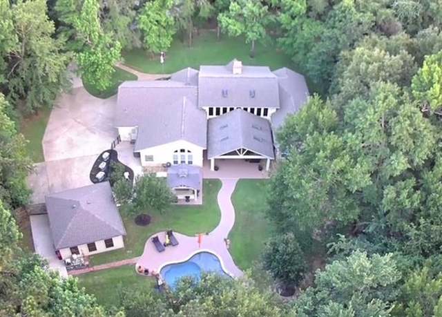 Property at 14904 Oak Shores Dr, Willis, TX 77318, 3 beds, 2 baths