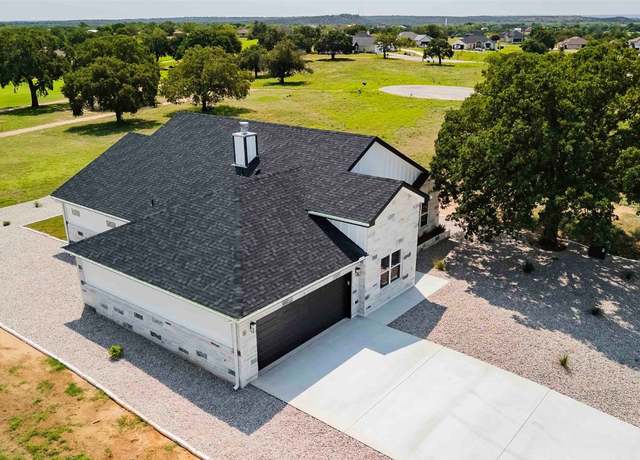 Property at 215 Oak Grove Pkwy, Kingsland, TX 78639, 3 beds, 2 baths