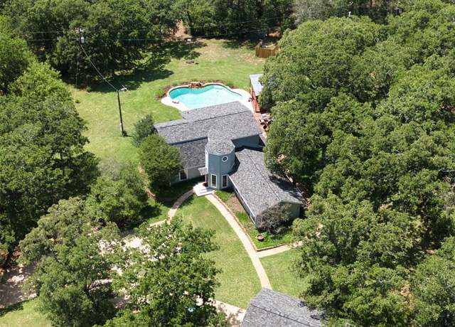 Property at 3781 Ivy Switch Rd, Luling, TX 78648, 4 beds, 2.5 baths