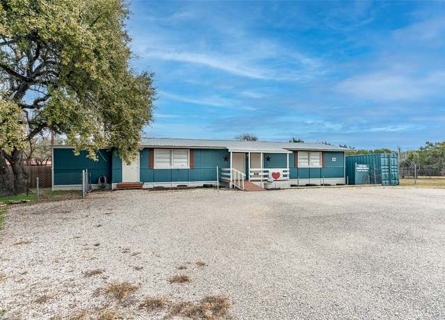 Property at 141 Wildwood Ln, Canyon Lake, TX 78133, 1 bed, 1.5 baths