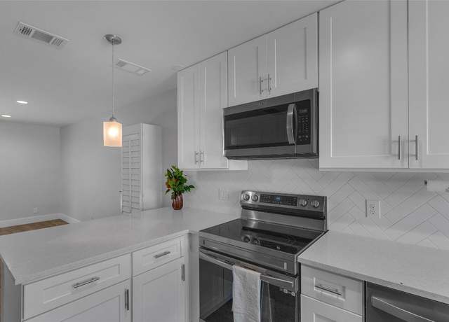 Property at 3812 Southway Dr #101, Austin, TX 78704, 2 beds, 1.5 baths