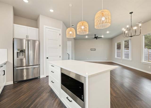 Property at 18200 Fair Ln, Jonestown, TX 78645, 3 beds, 2.5 baths