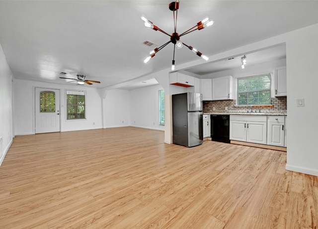 Property at 1200 Walnut Ave, Austin, TX 78702, 4 beds, 3 baths