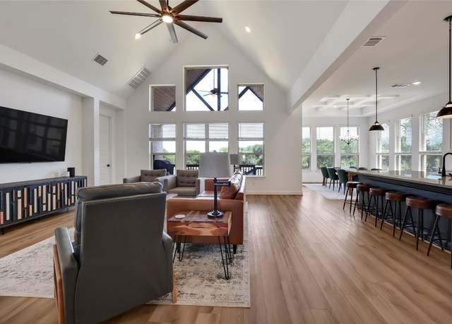Property at 373 Washington Dr, Kyle, TX 78640, 4 beds, 3 baths
