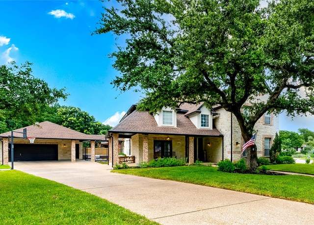 Property at 104 Hazeltine Dr, Georgetown, TX 78628, 5 beds, 4.5 baths
