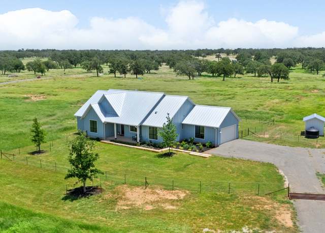 Property at 29 Spencer Ct, Fredericksburg, TX 78624, 4 beds, 3 baths
