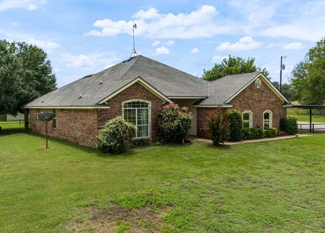 Property at 1620 Fm 107, Gatesville, TX 76528, 4 beds, 2 baths