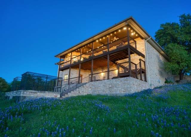Property at 91 Gateway N, Marble Falls, TX 78654, 3 beds, 3.5 baths