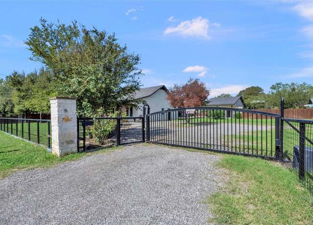 Property at 1303 Prarie Creek Dr, Granite Shoals, TX 78654, 3 beds, 3 baths