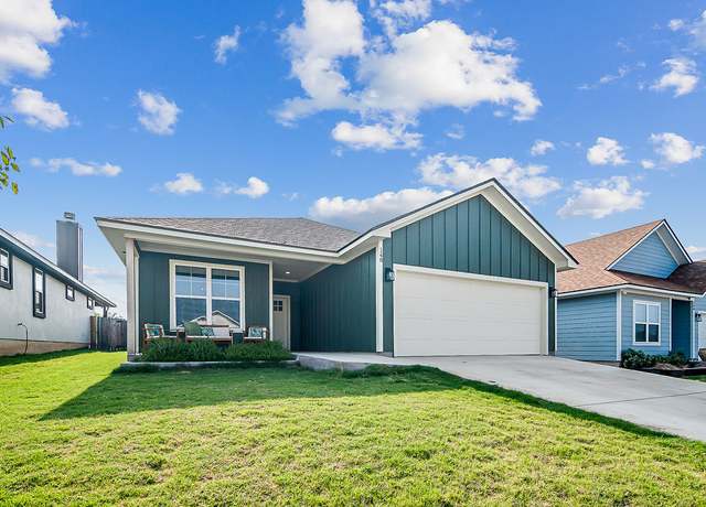 Property at 148 Feather Way, Fredericksburg, TX 78624, 3 beds, 2 baths