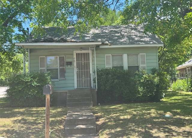 Property at 1711 Singleton Ave, Austin, TX 78702, 3 beds, 2 baths