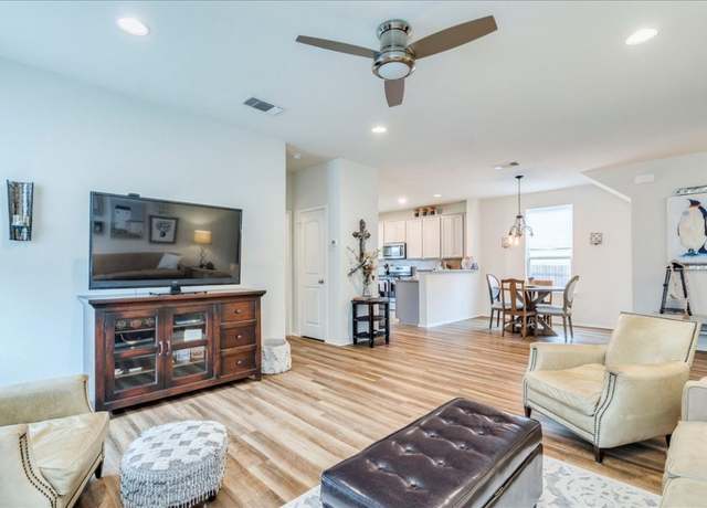 Property at 264 La Dera Dr, Liberty Hill, TX 78642, 4 beds, 3 baths