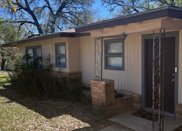 Property at 1333 Chestnut St, San Marcos, TX 78666, 3 beds, 2 baths