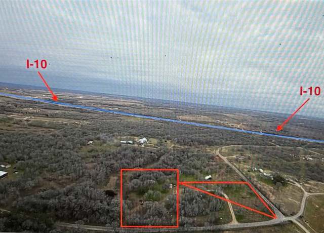 Property at 921 Roosevelt Rd, Luling, TX 78648
