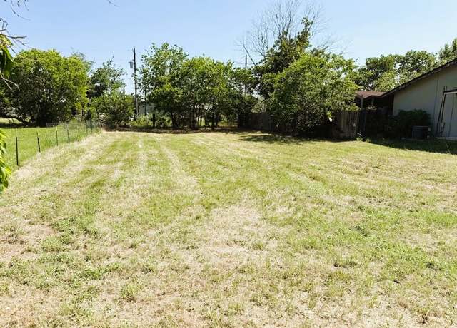 Property at 104 W Burton St, Manor, TX 78653
