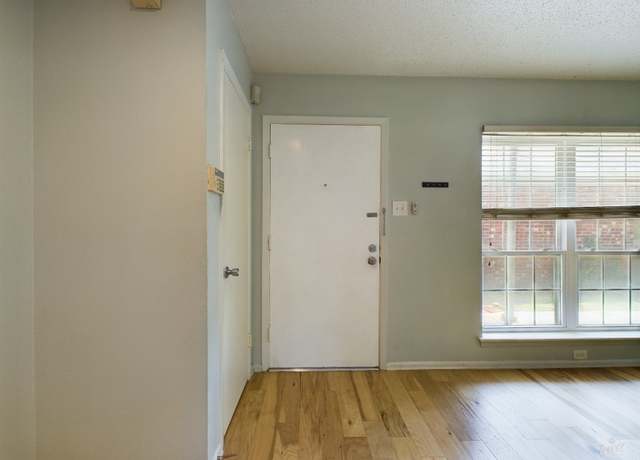 Property at 7920 Rockwood Ln #115, Austin, TX 78757, 1 bed, 1 bath