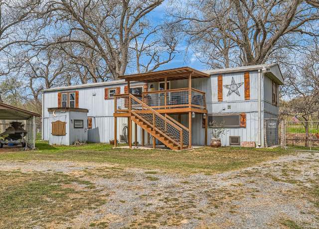 Property at 161 Antelope Ln, Seguin, TX 78155, 2 beds, 2 baths